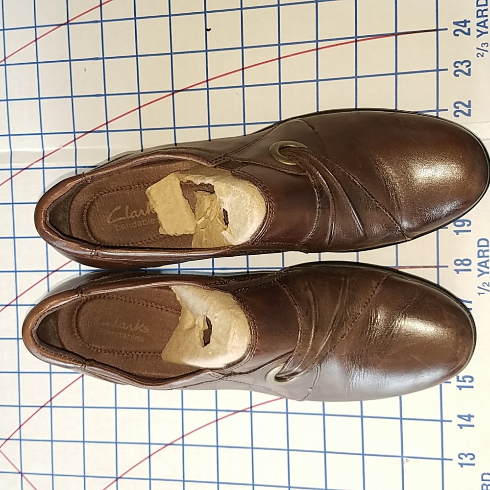 Clarks womans shoes in brown size 9M Leather upper balance man-made